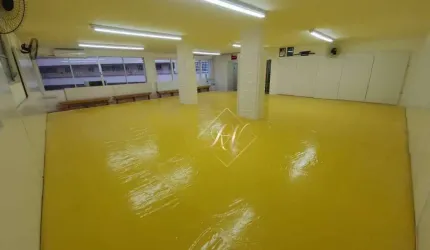 MARAVILHOSA SALA COMERCIAL AMPLA, NO CORAÇÃO DO BAIRRO GONZAGA EM SANTOS!!!