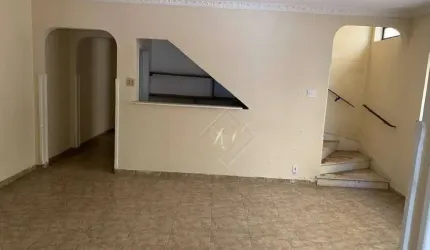 Maravilhoso sobrado, super amplo, a 2 quadras da praia, no coração do Boqueirão!!!