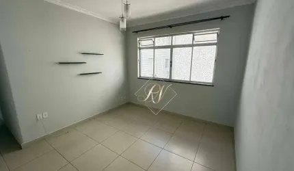 Excelente apartamento, super arejado, com 3 dormitórios, super bem localizado a 3 quadras da praia, no bairro do Embaré!!!