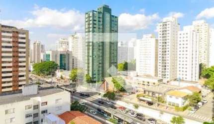 EXCELENTE APTO - AMPLO - VARANDA - LOCALIZAÇÃO PRIVILEGIADA