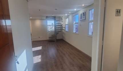 EXCELENTE CONJUNTO COMERCIAL DUPLEX - LOCALIZAÇÃO PRIVILEGIADA