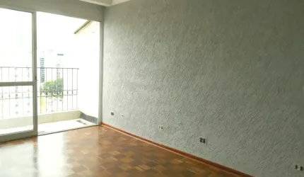 EXCELENTE APTO - VARANDA - LOCALIZAÇÃO PRIVILEGIADA