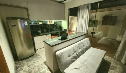 EXCELENTE STUDIO MOBILIADO - LOCALIZAÇÃO PRIVILEGIADA