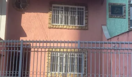 EXCELENTE CASA TRIPLEX 4 QUARTOS CASCATINHA