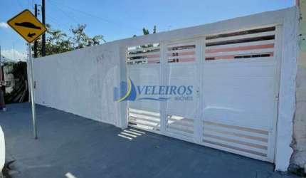 Casa à venda no Jardim Esperança, Paranaguá  por R$ 200.000
