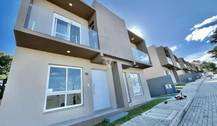 Lindo sobrado em condomínio fechado
