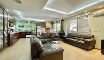 Excelente casa no bairro Nossa Senhora de Fátima