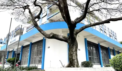 Cobertura na Avenida Medianeira, ampla e próxima á tudo que você precisa  !