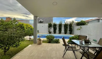 Casa ampla em residencial tranquilo e familiar de Camobi, fácil acesso às faixas