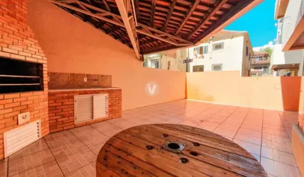 APARTAMENTO SEMIMOBILIADO, COM EXCELENTE POSIÇÃO SOLAR E TERRAÇO COM CHURRASQUEI