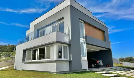 Casa Alto Padrão em Condomínio Fechado