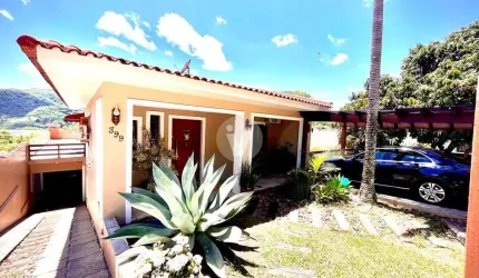 Casa 3 quartos(2suíte), 5 vagas de garagem, piscina e muito mais na Rua Vereador