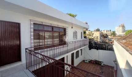 Ampla casa no bairro Nossa senhora de Lourdes