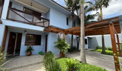 Excelente casa com salão de festas para venda, no Bairro Patronato.