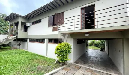 Casa ampla próximo ao Shopping Monet.