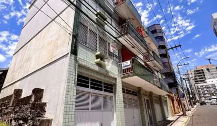 Apartamento amplo; 03 dormitórios central.