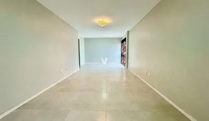 Apartamento de 3 dormitórios com 2 garagens, central!!