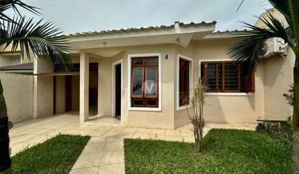 Excelente casa de 3 dormitórios com suíte!