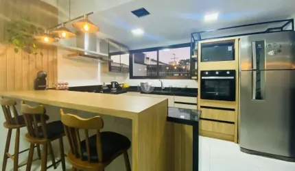 CASA IMPECÁVEL EM CONDOMÍNIO NO BAIRRO TOMAZETTI