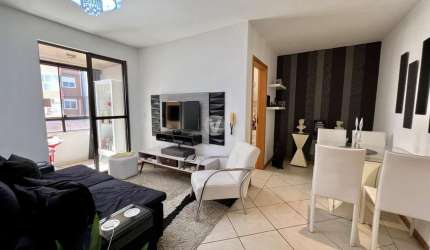 Apartamento de 1 dormitório com sacada e churrasqueira.