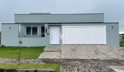 Casa em condomínio fechado próxima a UFSM!