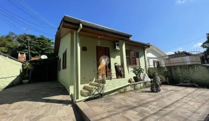 Casa com Edícula