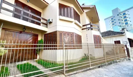 Excelente casa para locação de alto padrão.