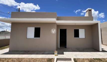 Casa 2 dormitórios com suíte, lareira e churrasqueira