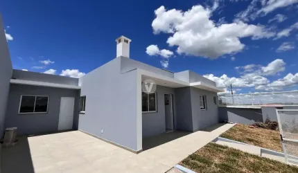 Casa 2 dormitórios com suíte, lareira e churrasqueira