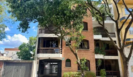 Apartamento de 2 Dormitórios com Vaga de Garagem no Centro
