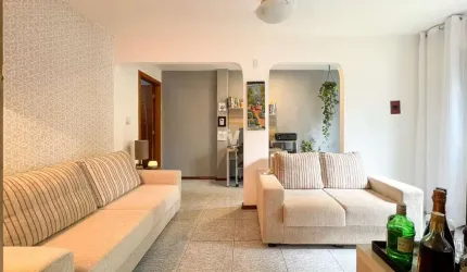 Casa com piscina e financiável na T. Neves