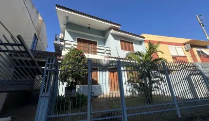 Casa Triplex EXCLUSIVA INVISTA, 4 dormitórios ao lado da Avenida Medianeira.