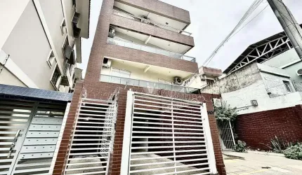 Apartamento com 2 dormitórios, sacada e garagem no bairro Fátima.