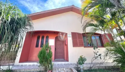 Casa térrea com pátio, 3 dorms e pátio no Passo D'Areia