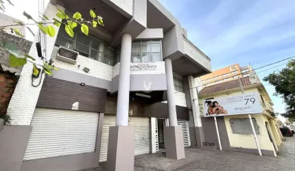 Conjunto comercial para locação na Rua do Acampamento.