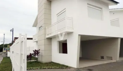 Sobrado 2 dormitórios e 2 vagas em Pelotas-RS
