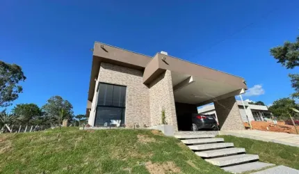 Casa com 3 dormitórios à venda, 220 m² por R$ 950.000,00 - Condomínio Vale do Luar - Jaboticatubas/MG