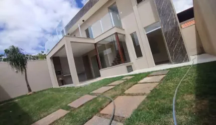 Casa à Venda no Bairro Lundceia, Lagoa Santa