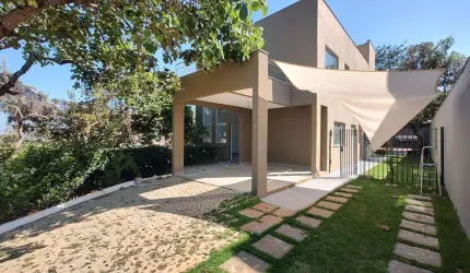 Casa nova em condomínio (04 suítes) com vista panorâmica da orla da lagoa central!!!