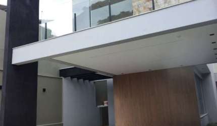 Linda casa no bairro Ovideo Guerra