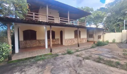Casa com 4 Quartos (2 Suítes) e Piscina à Venda – R$ 550.000,00