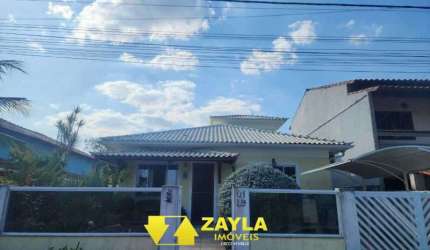 Casa em condomínio fechado com 3 quartos à venda na Rua Raul Alfredo de Andrade, Caxito, Maricá por R$ 790.000
