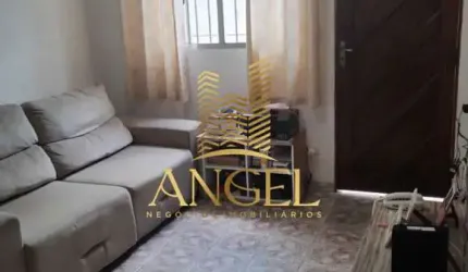 Casa térrea 2 dormitórios e 2 vagas - Água Rasa