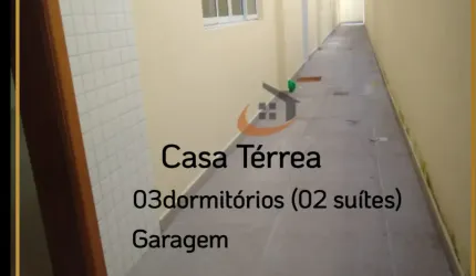 Casa Térrea com 03 Dormitórios sendo 02 Suítes no  Embaré - Santos