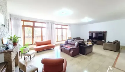 Vendo ou Alugo Belíssima Casa no Planalto Paulista com 300m²