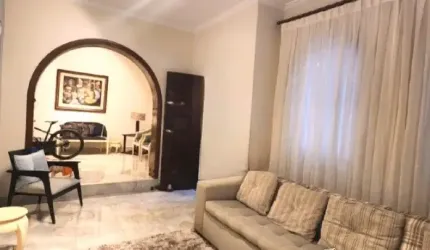 Vendo Ampla Casa na Chácara Inglesa, com Closet, Suíte e Depósito