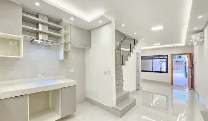 Vendo linda casa, 160m2, 4dorms, 3suítes, 5banhos, 2vgs, na Chácara Klabin
