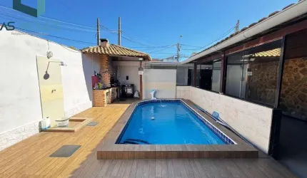 Casa para Venda em Cabo Frio, Parque Burle, 5 dormitórios, 1 suíte, 4 banheiros, 2 vagas