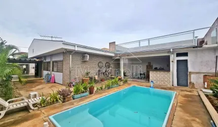 Casa térrea de 238m² de área construida à venda, próximo à Rod. Anhanguera - Ribeirão Preto/SP.