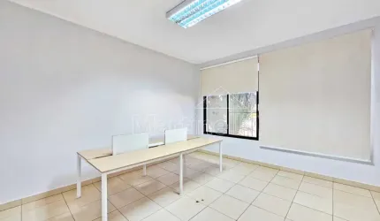 Imóvel comercial de esquina, com 182m² de área construída para locação, próximo a Villa Sucreê - Bairro Jardim Palma Travassos, Ribeirão Preto/SP.